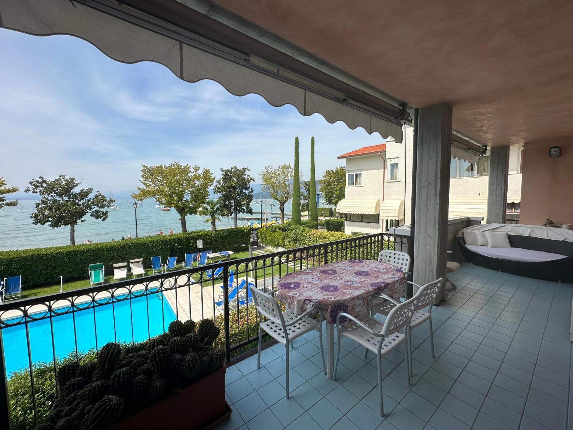 Apartments Rainer - Front Lake باردولينو المظهر الخارجي الصورة