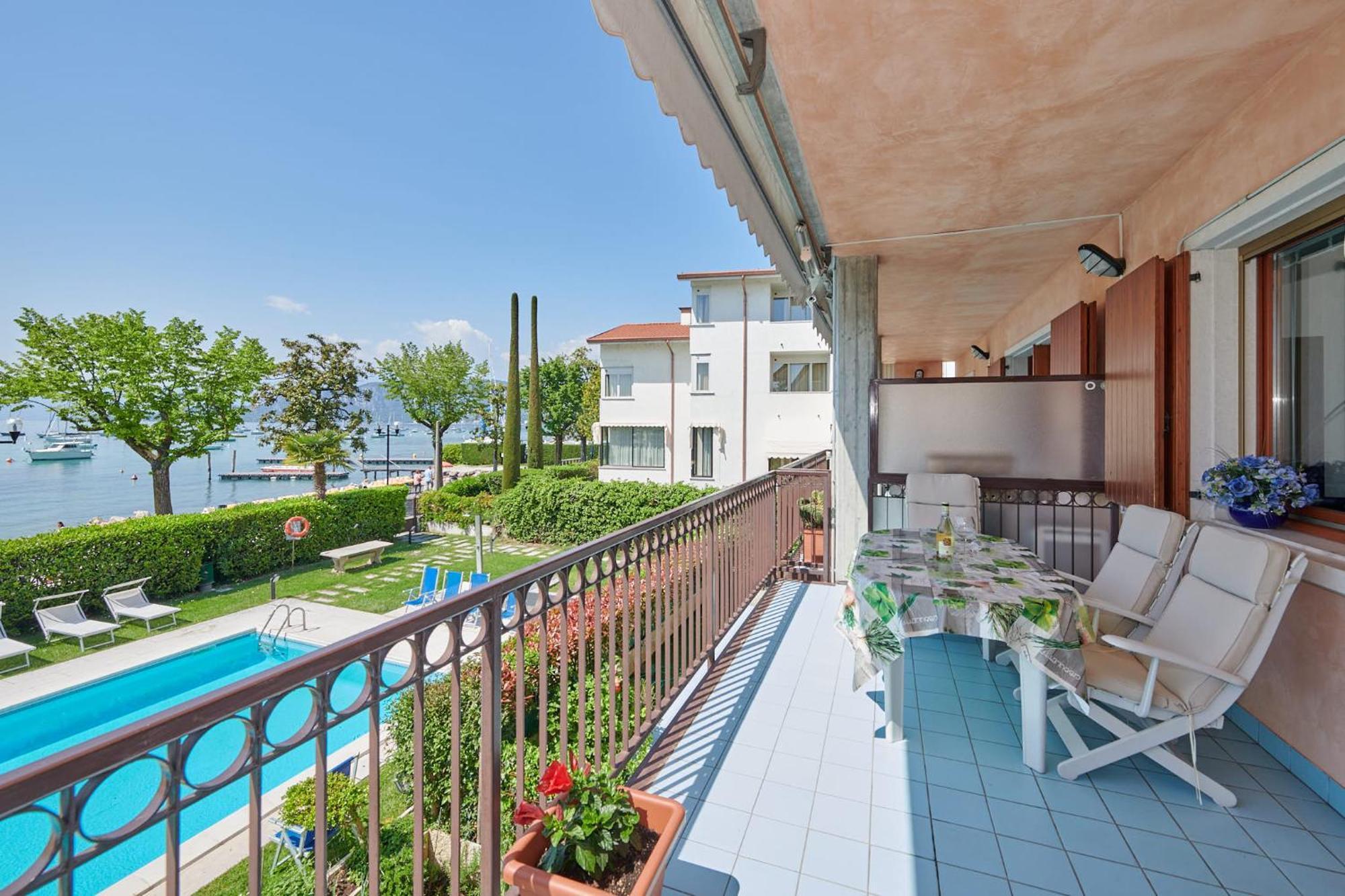 Apartments Rainer - Front Lake باردولينو المظهر الخارجي الصورة