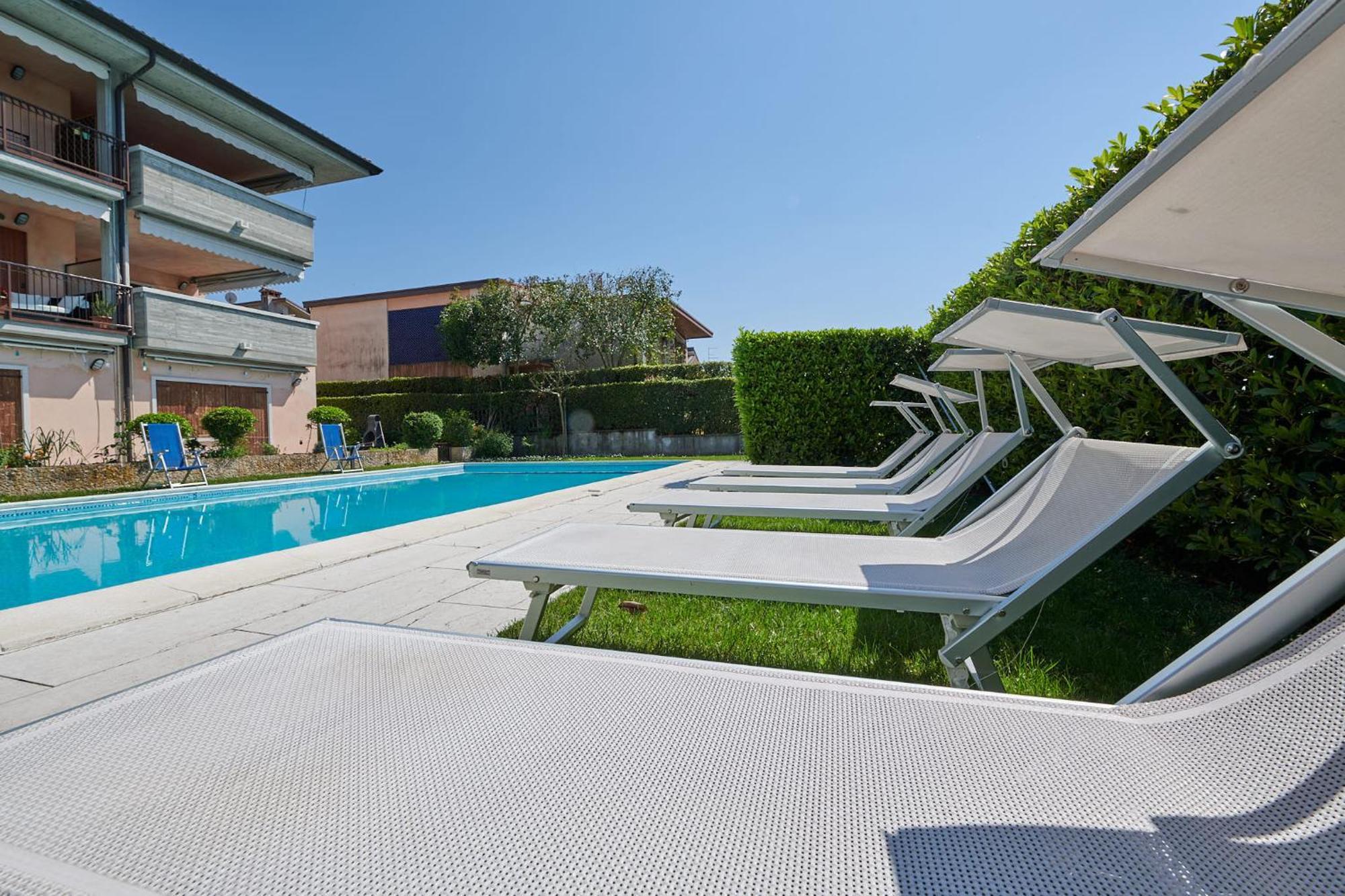 Apartments Rainer - Front Lake باردولينو المظهر الخارجي الصورة