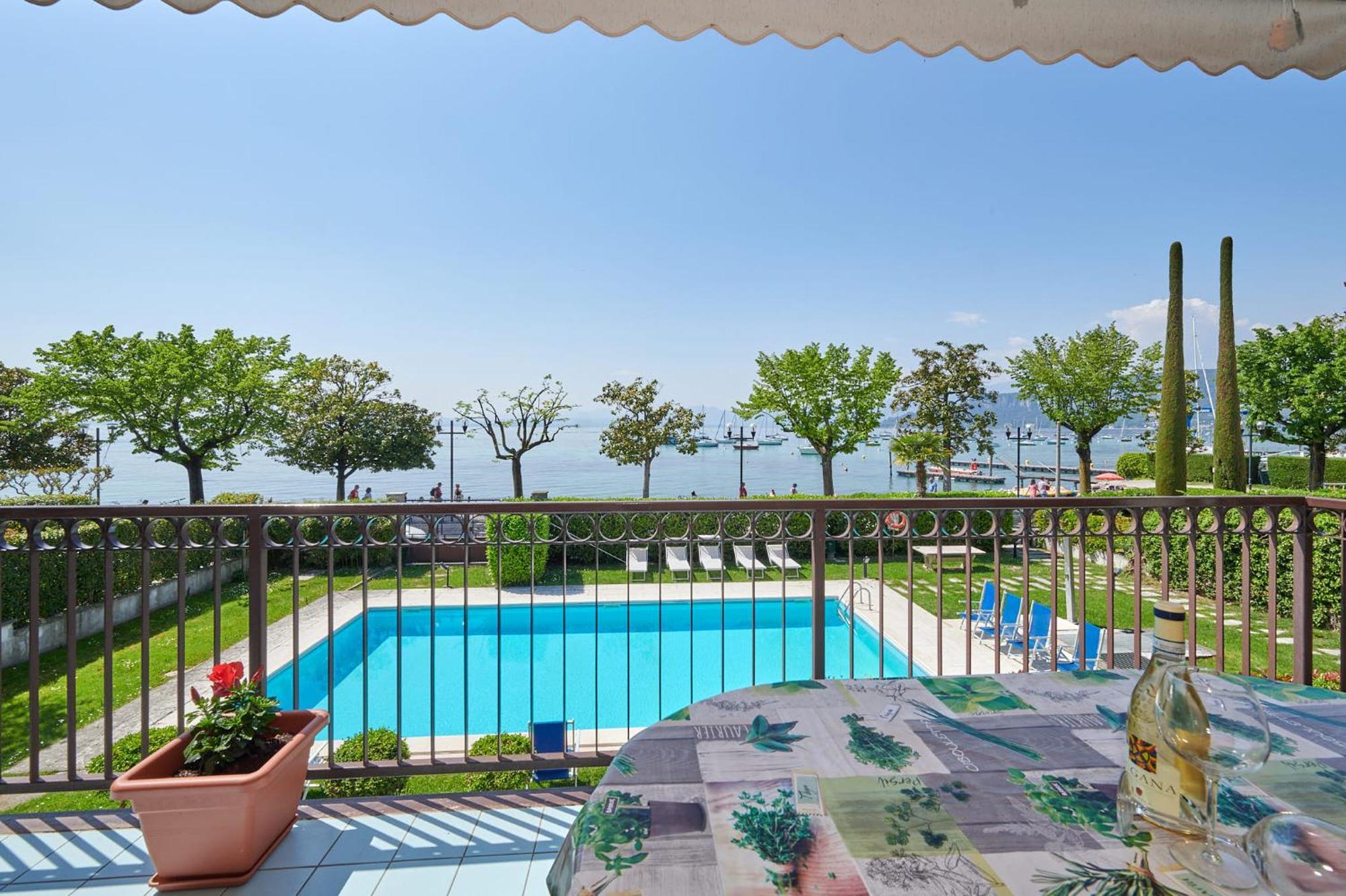 Apartments Rainer - Front Lake باردولينو المظهر الخارجي الصورة